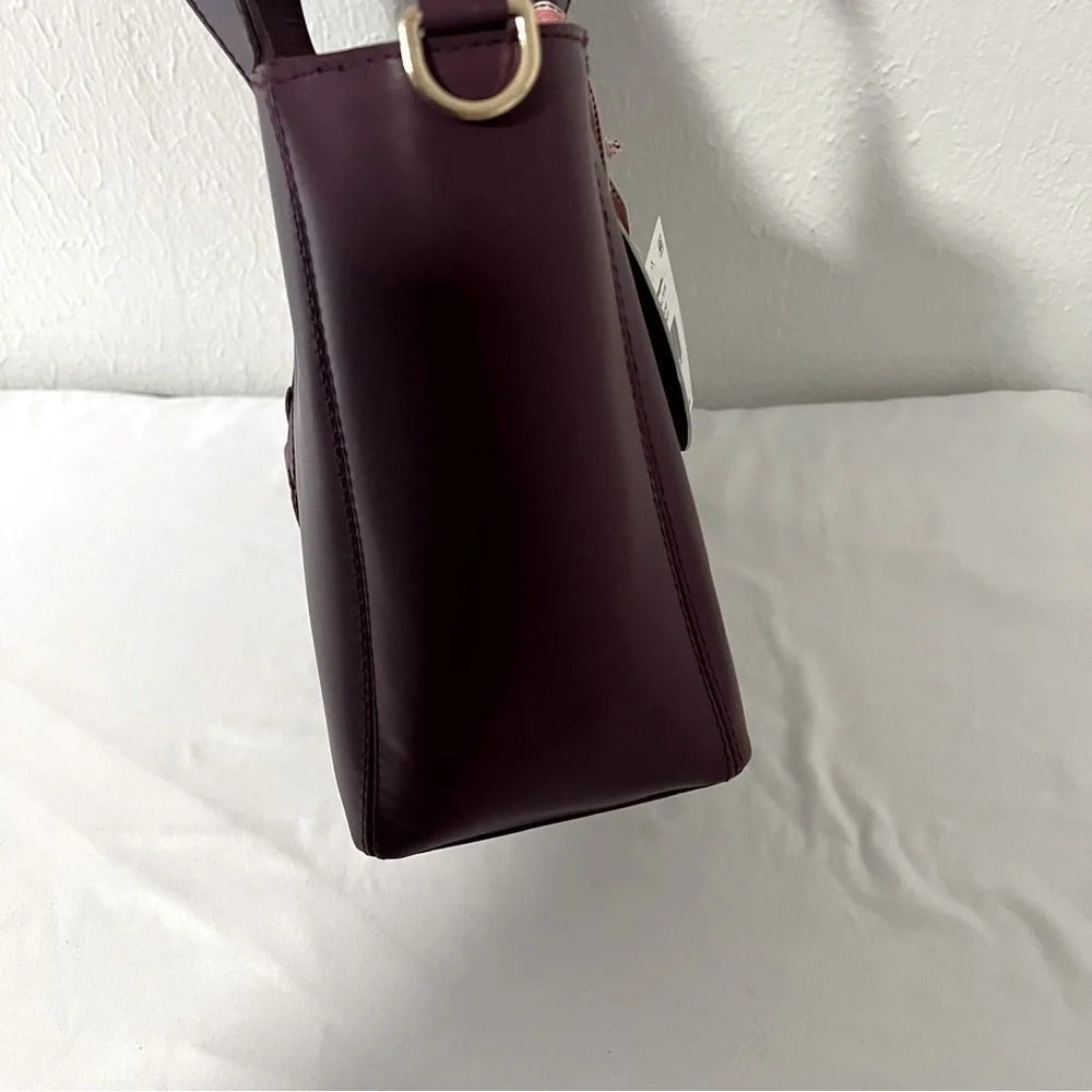 BTB Los Angeles Women’s Yasmin Small Tote Flower Details Flat Bottom Leather NWT